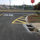 Pintura de demarcação viária a frio com tinta acrílica a base de solvente