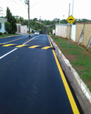 Pintura de demarcação viária a frio com tinta acrílica a base de solvente